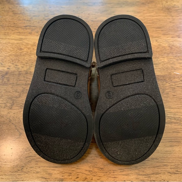 Gap Toddler Vegan Suede Bow Chelsea Boots; Size 6 - Picture 7 of 7